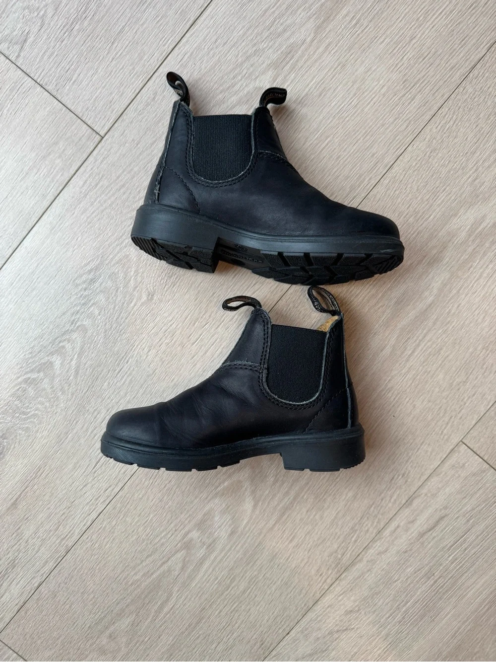 Blundstone Kids Black Leather Boots. #531